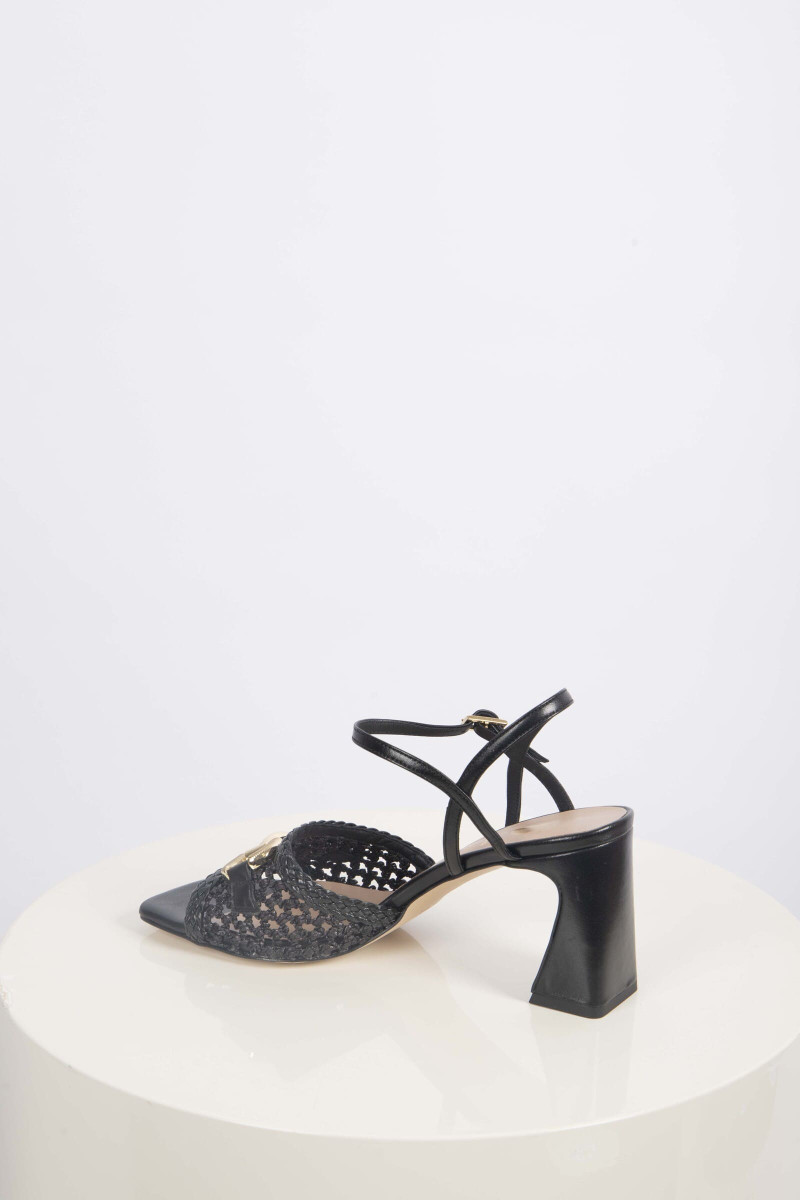 Net and nappa sandal