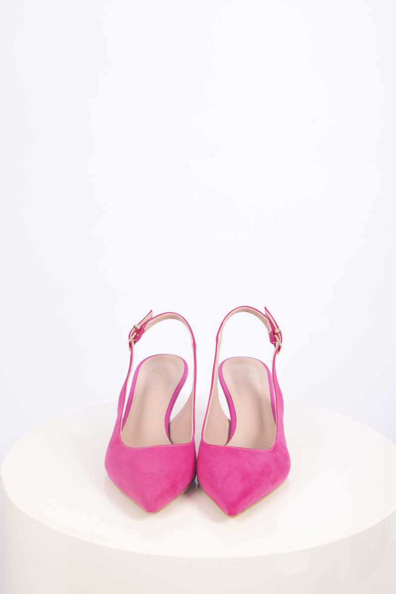 Pointed toe slingback