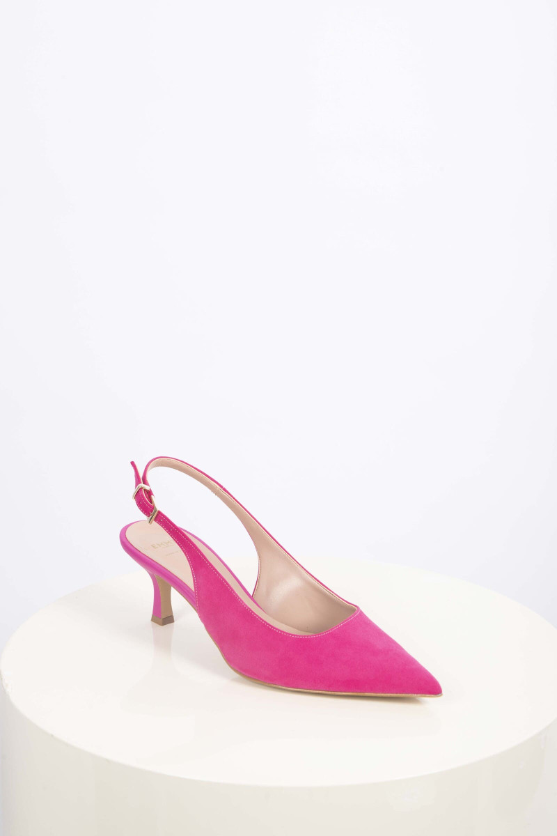 Pointed toe slingback