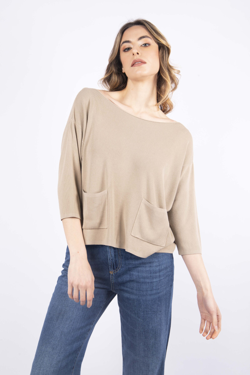 Sweater with front pockets by Anavì