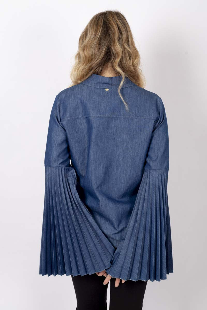 Blue denim pleated sleeve shirt