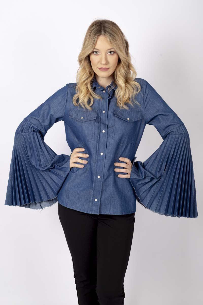 Blue denim pleated sleeve shirt