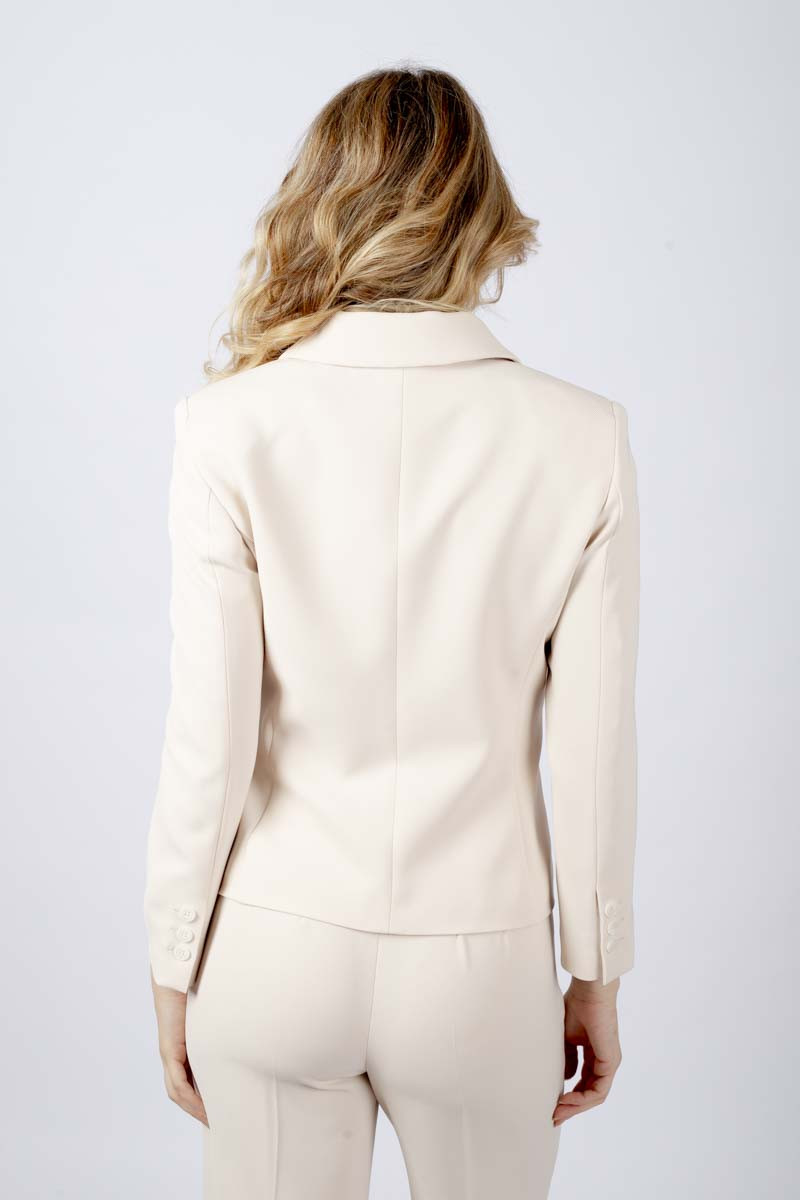 Giuria short cream jacket with button