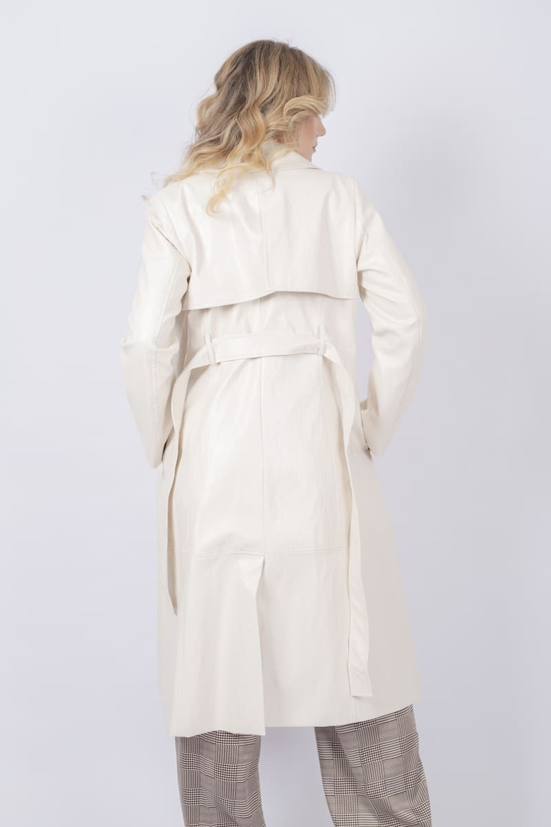 Queen water-repellent cream trench coat