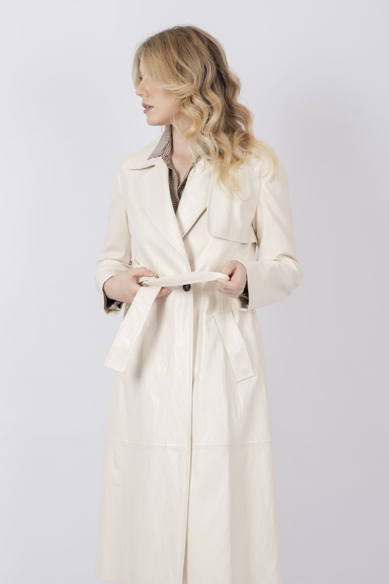 Queen water-repellent cream trench coat