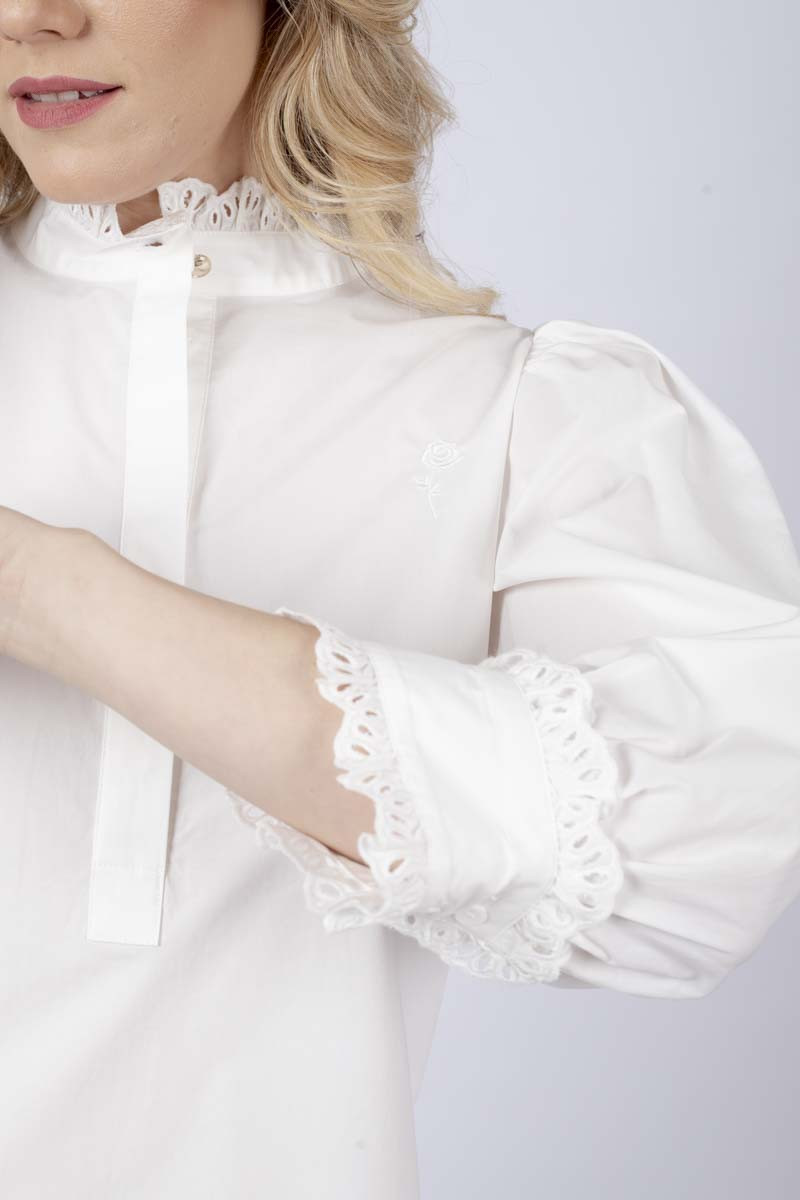 White Stiva shirt in Sangallo lace