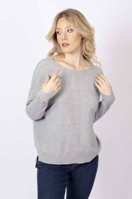 Long-sleeved grey top