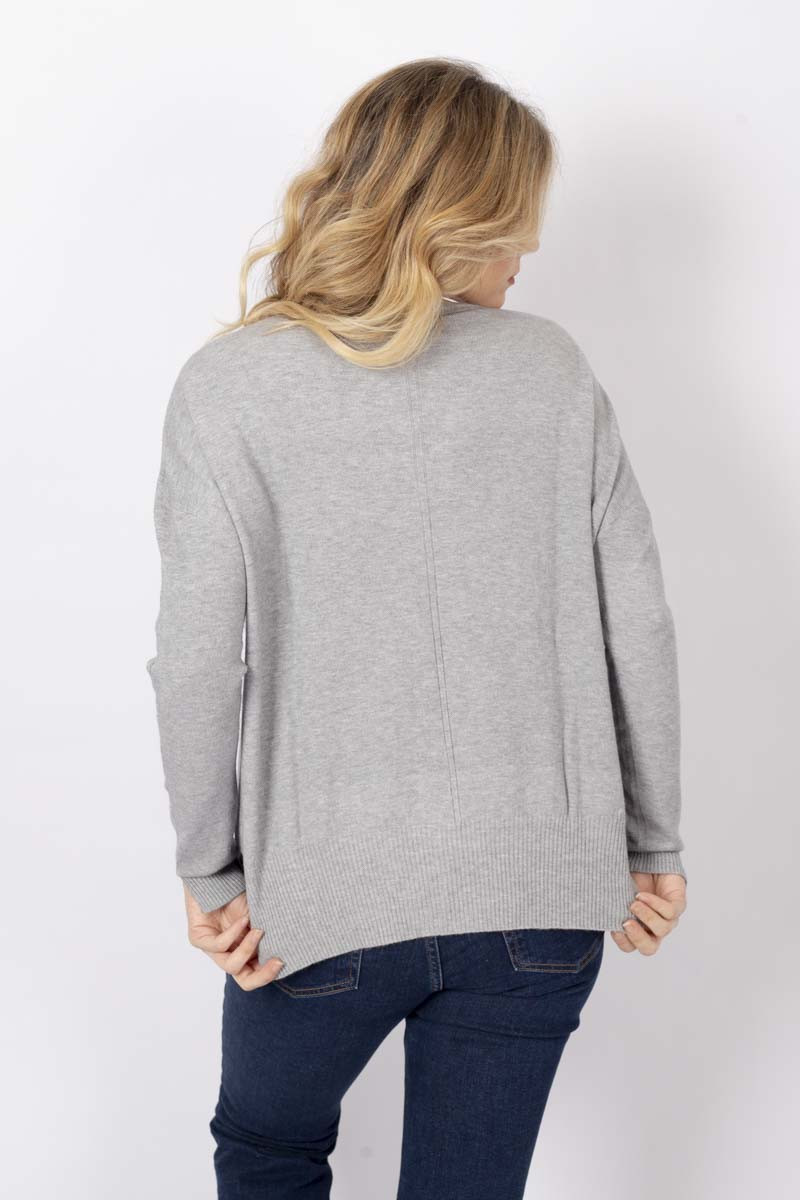 Long-sleeved grey top