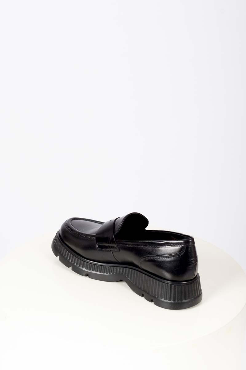 Cindy Clam black loafers