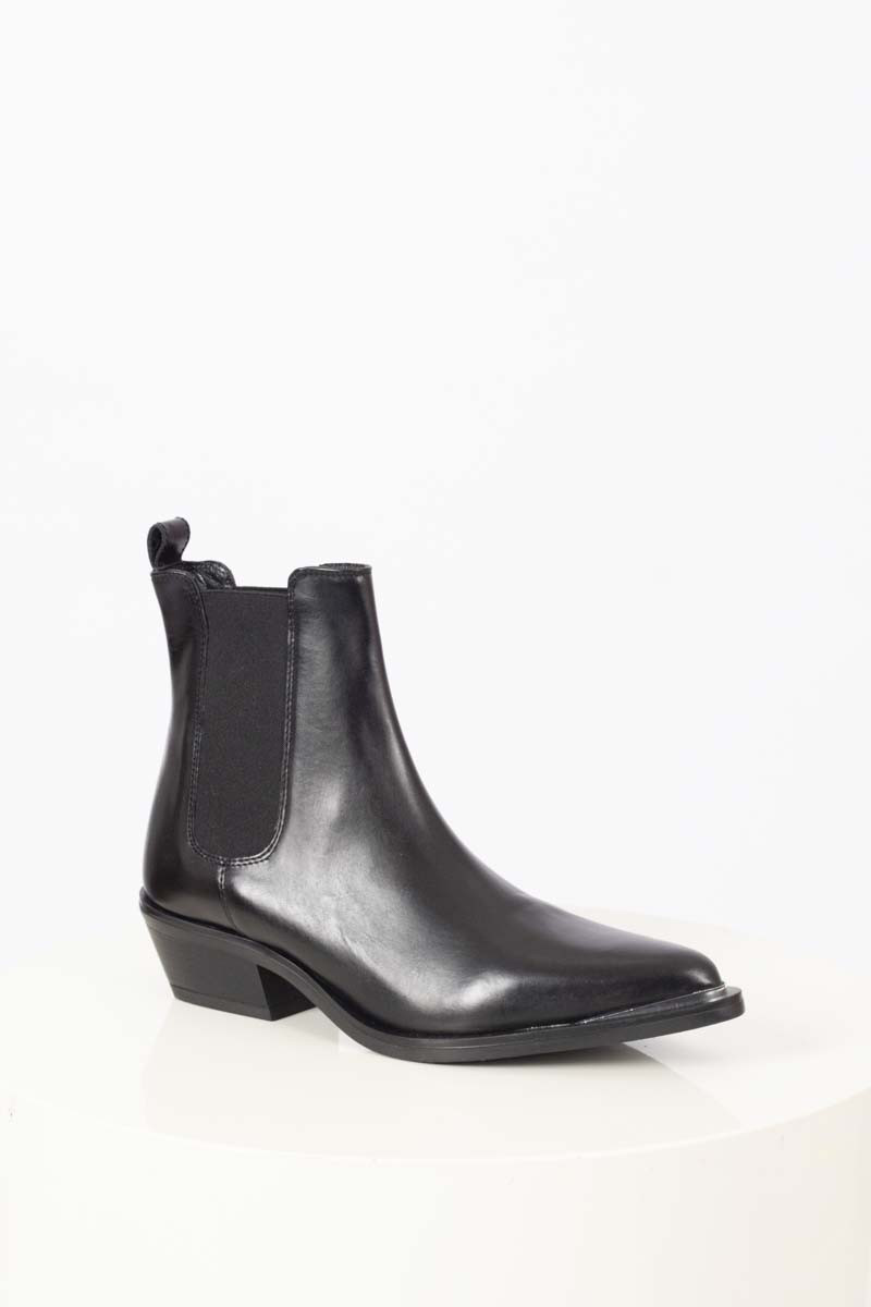 Kelly Beat black ankle boots