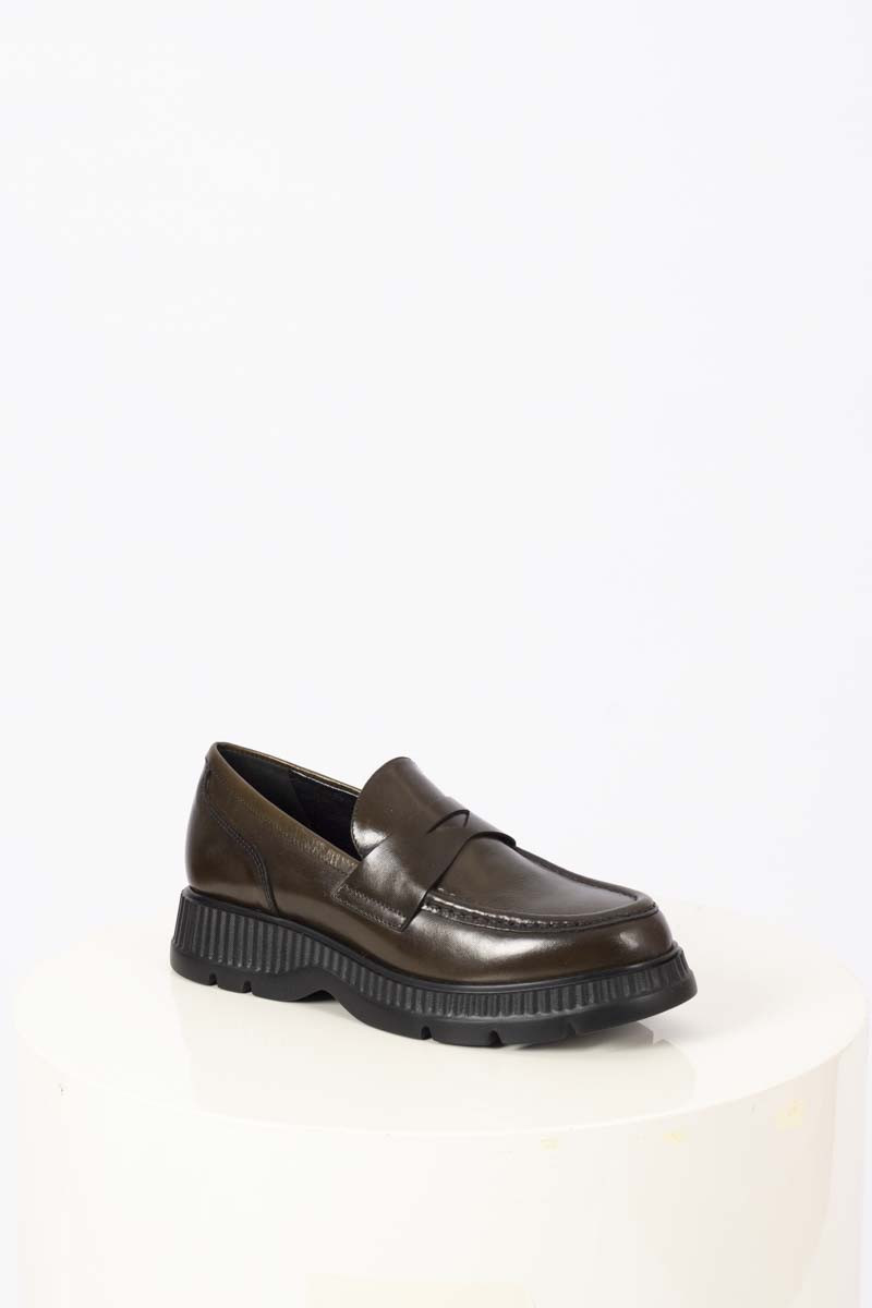 Cindy Clam mility loafers