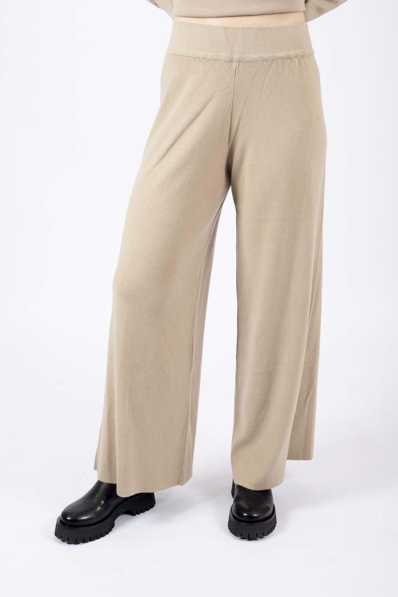 Pantalone linea morbida cammello