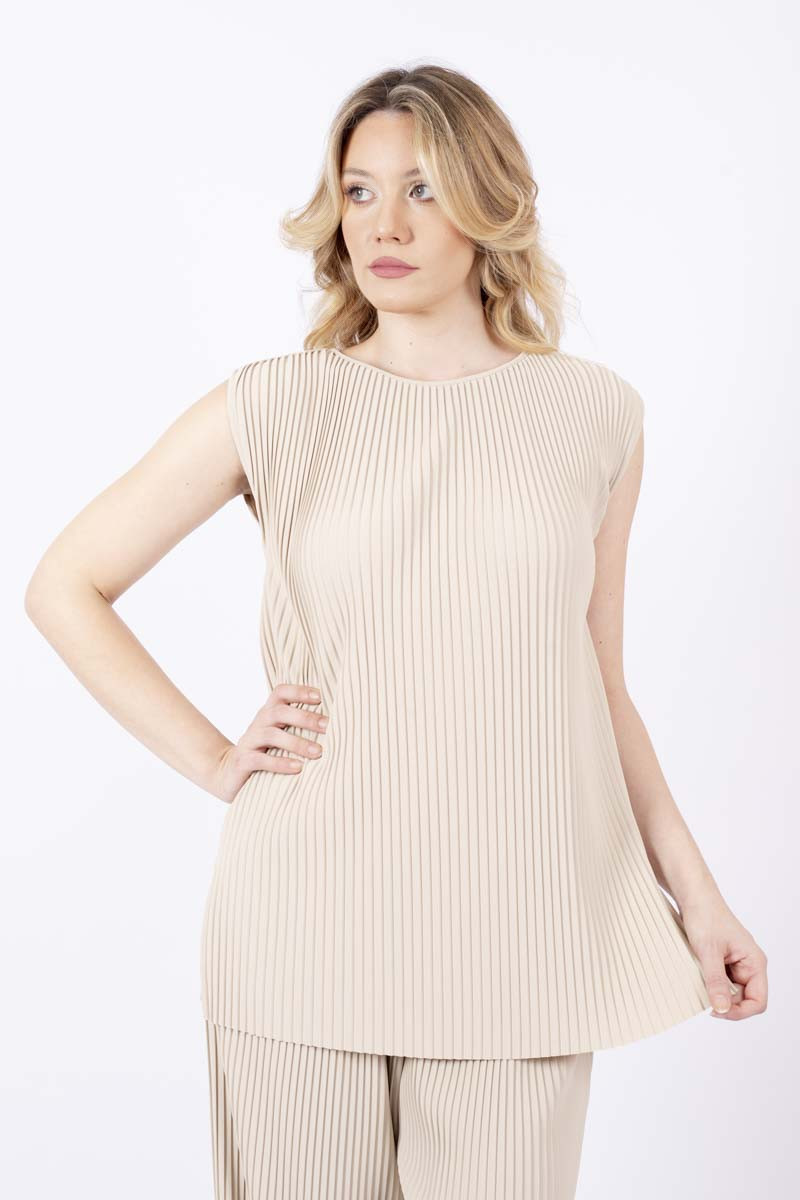 Beige pleated Cambusa top