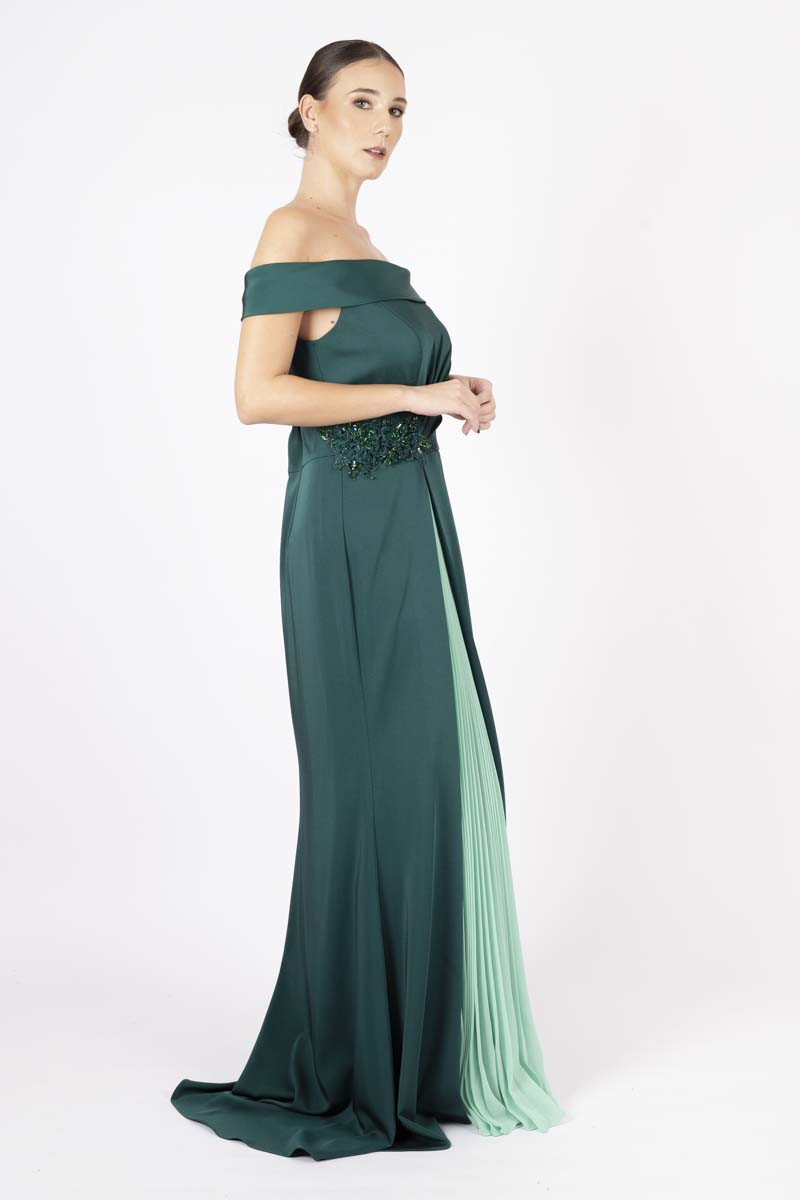 Two-tone humeral neckline dress